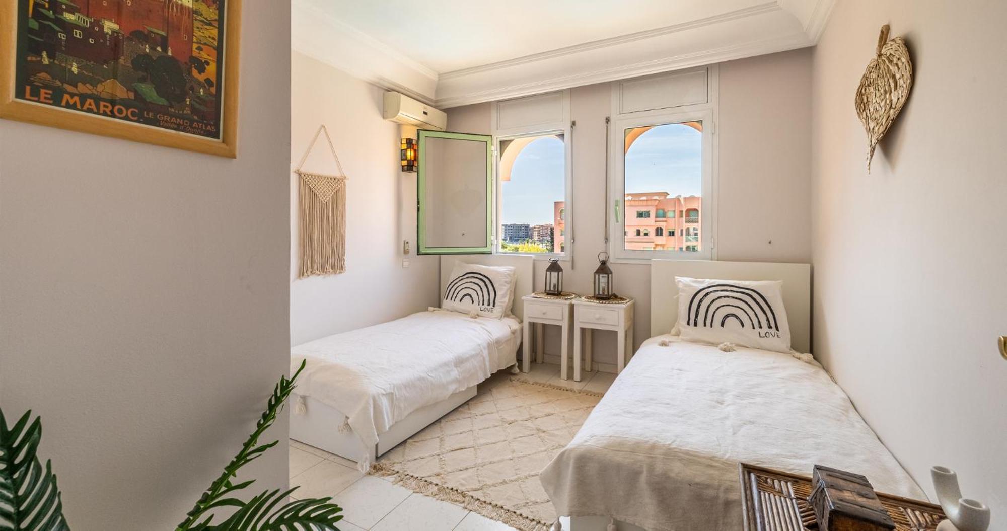 Charming 2-Bed Oasis Pool View Apartment Marrakesh Ngoại thất bức ảnh