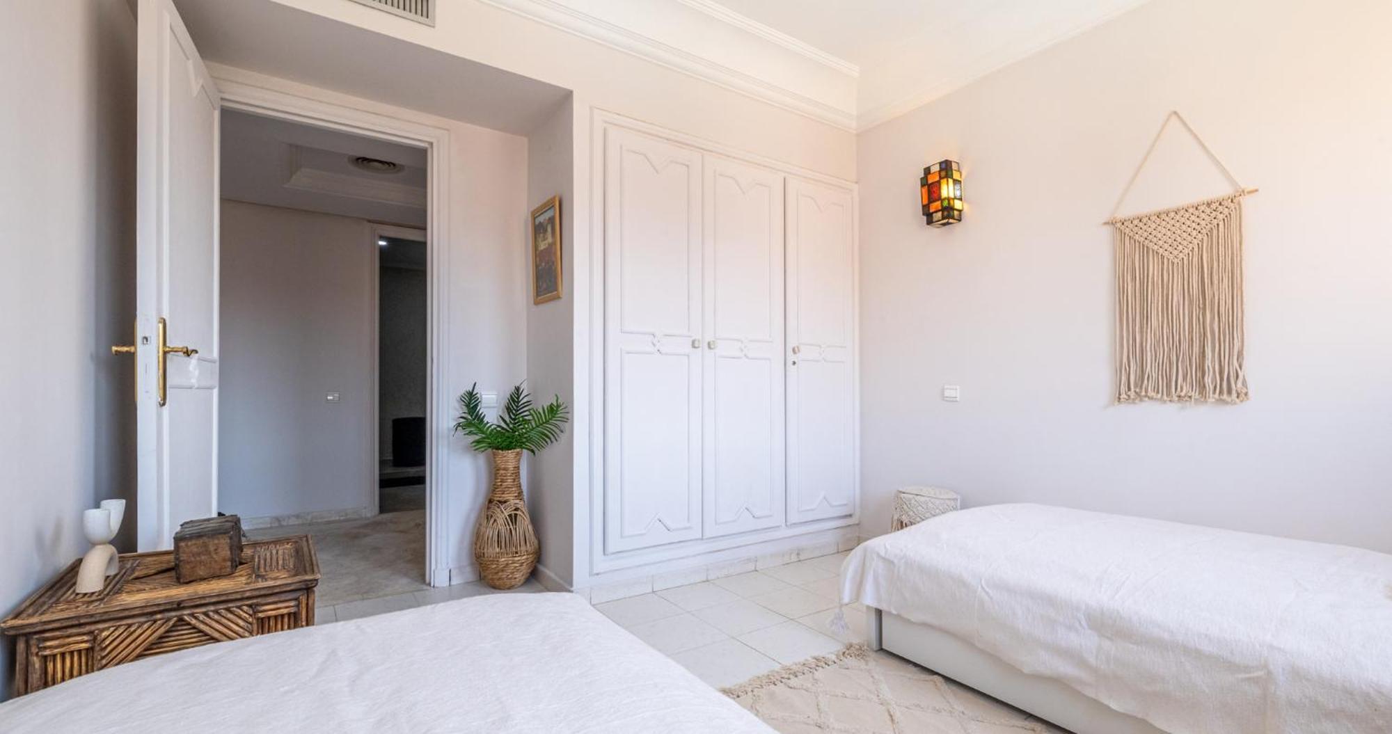 Charming 2-Bed Oasis Pool View Apartment Marrakesh Ngoại thất bức ảnh