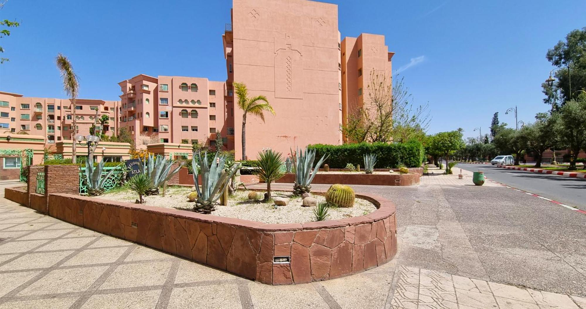 Charming 2-Bed Oasis Pool View Apartment Marrakesh Ngoại thất bức ảnh